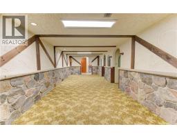 114 SELKIRK Drive - 27