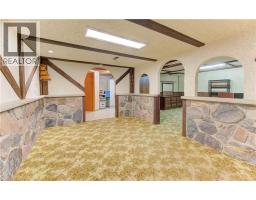 114 SELKIRK Drive - 28