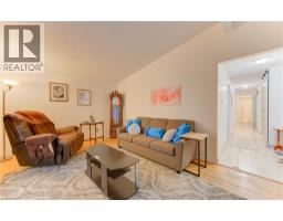 114 SELKIRK Drive - 7