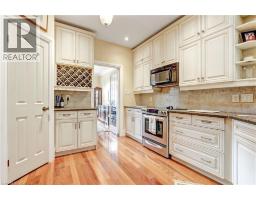 596 LAKEVIEW Drive - 13