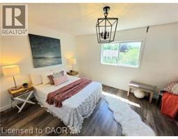 995 ELGIN Street N - 11