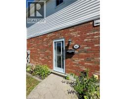 995 ELGIN Street N - 3