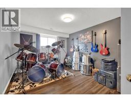 51 SOUTHGLEN Road - 27