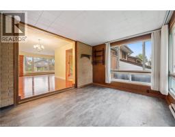 1 MARKETA Crescent - 21