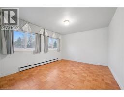 1 MARKETA Crescent - 32