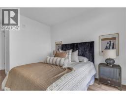 15 GLEBE Street UnitNo. 1414 - 16