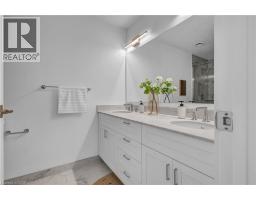 15 GLEBE Street UnitNo. 1414 - 18