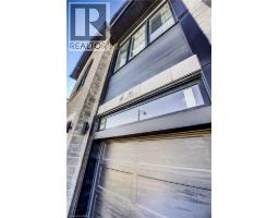 16 SANDSTONE Street - 4