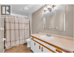 28 RIDGEWAY Crescent - 26