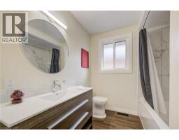 48 MARK Crescent - 16