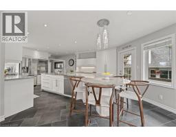 18 WEBERLYN Crescent - 12