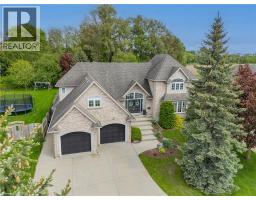 18 WEBERLYN Crescent - 2