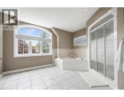 18 WEBERLYN Crescent - 24