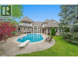 18 WEBERLYN Crescent - 35