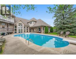 18 WEBERLYN Crescent - 37