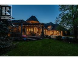 18 WEBERLYN Crescent - 42