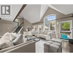 18 WEBERLYN Crescent - 8