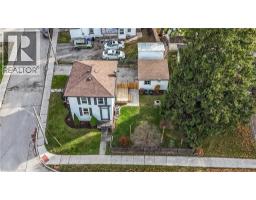 103 CHARLES Street W - 40