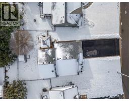 40 THOMPSON Drive - 31