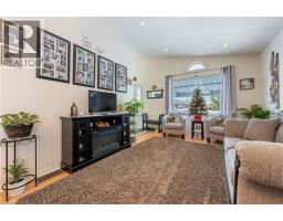 40 THOMPSON Drive - 4