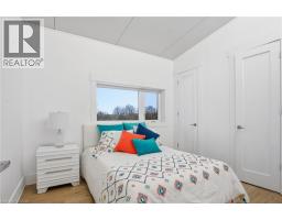 34 INDIANA Road W - 8