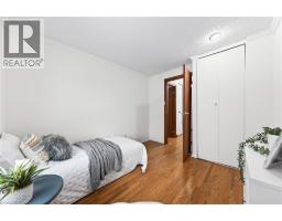 614 ELGIN Street N - 25