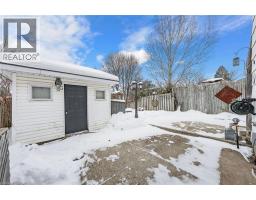 614 ELGIN Street N - 32