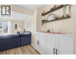 621 PINEROW Crescent UnitNo. A - 16