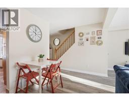 621 PINEROW Crescent UnitNo. A - 17