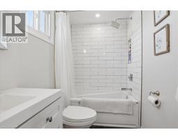 621 PINEROW Crescent UnitNo. A - 24