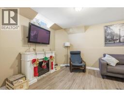 621 PINEROW Crescent UnitNo. A - 33