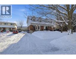 621 PINEROW Crescent UnitNo. A - 4