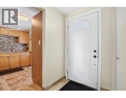 621 PINEROW Crescent UnitNo. A - 9