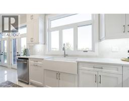 73 WORKMAN Crescent - 9