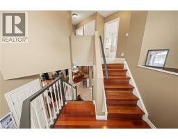 44 DINEEN Court - 25