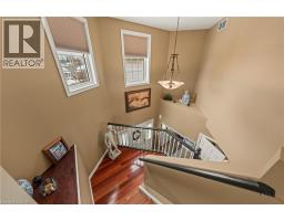 44 DINEEN Court - 27