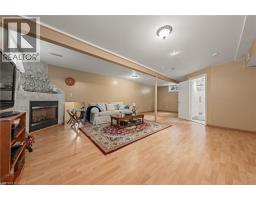 44 DINEEN Court - 38