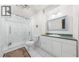 44 DINEEN Court - 40