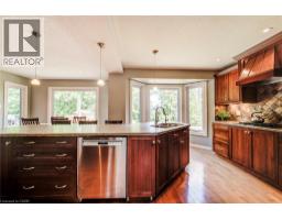 33 TINATAWA Court - 17