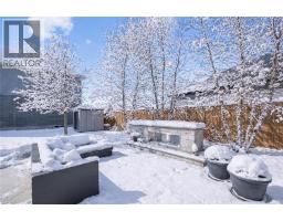 8 GRIFFITH Court - 37