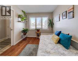 420 MOWAT Street E - 9