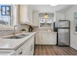 56 JOHN Street W - 15