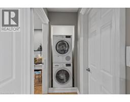 50 GROVE Crescent - 12