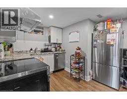 50 GROVE Crescent - 16