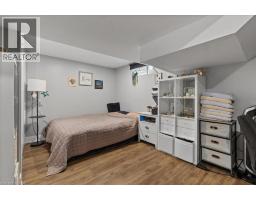 50 GROVE Crescent - 18