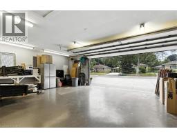 50 GROVE Crescent - 24