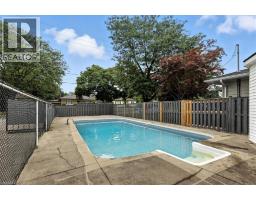 50 GROVE Crescent - 25