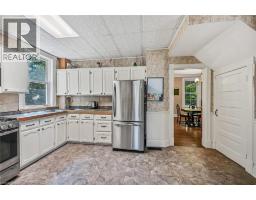 94 SUTHERLAND Street W - 11