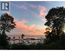 27 BRANT Avenue - 36