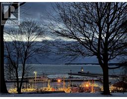 27 BRANT Avenue - 40